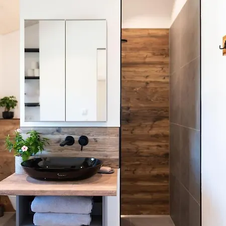 Exklusives Design-apartment & Sauna Warngau